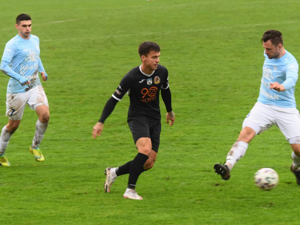 III liga piłkarska. Grupa IV. *KP KSZO 1929 Ostrowiec Świętokrzyski - Lewart Lubartów 2:0