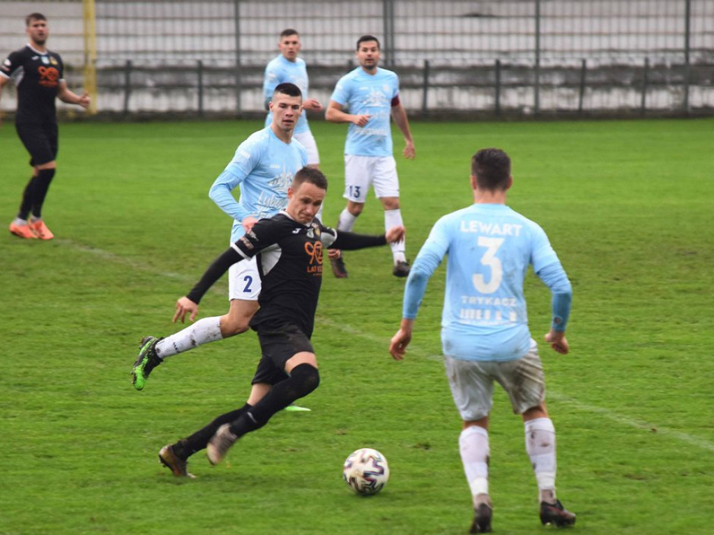 III liga piłkarska. Grupa IV. *KP KSZO 1929 Ostrowiec Świętokrzyski - Lewart Lubartów 2:0