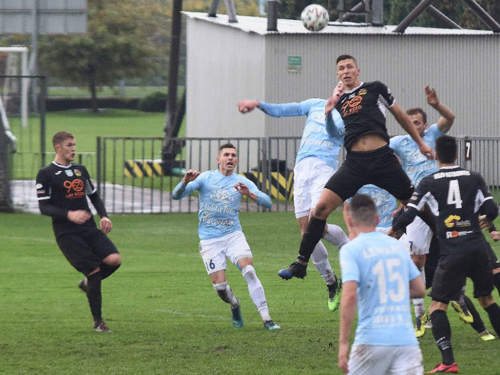 III liga piłkarska. Grupa IV. *KP KSZO 1929 Ostrowiec Świętokrzyski - Lewart Lubartów 2:0
