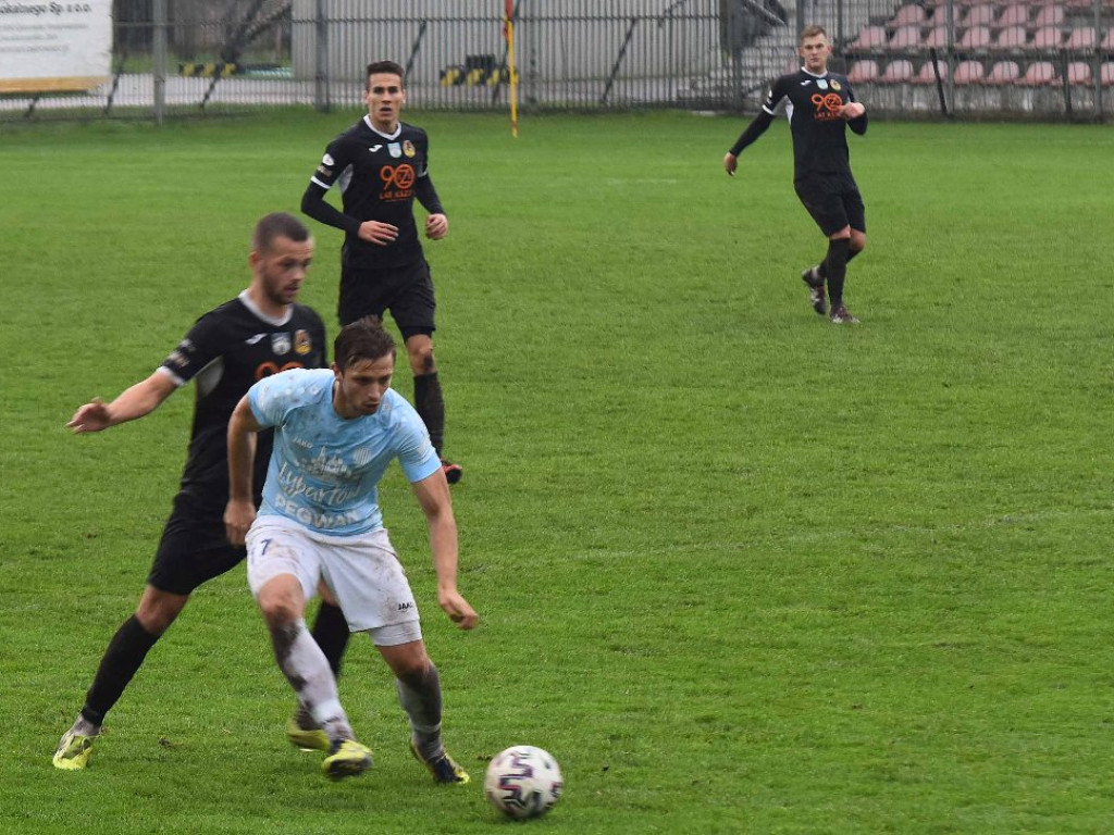 III liga piłkarska. Grupa IV. *KP KSZO 1929 Ostrowiec Świętokrzyski - Lewart Lubartów 2:0