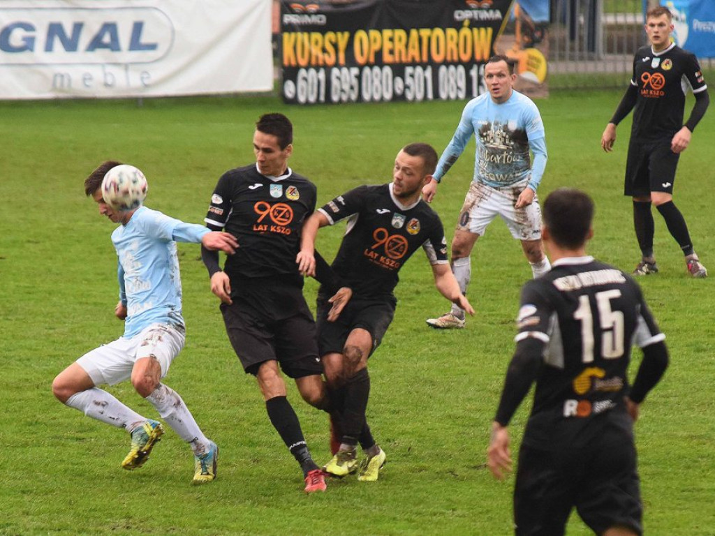 III liga piłkarska. Grupa IV. *KP KSZO 1929 Ostrowiec Świętokrzyski - Lewart Lubartów 2:0