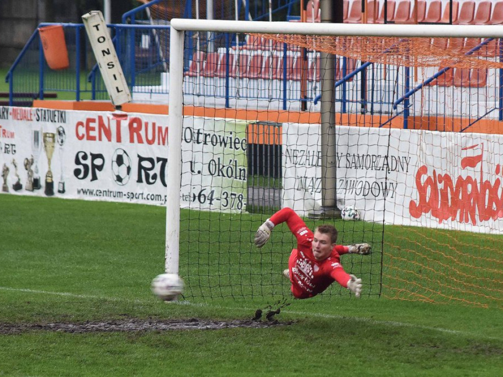 III liga piłkarska. Grupa IV. *KP KSZO 1929 Ostrowiec Świętokrzyski - Lewart Lubartów 2:0