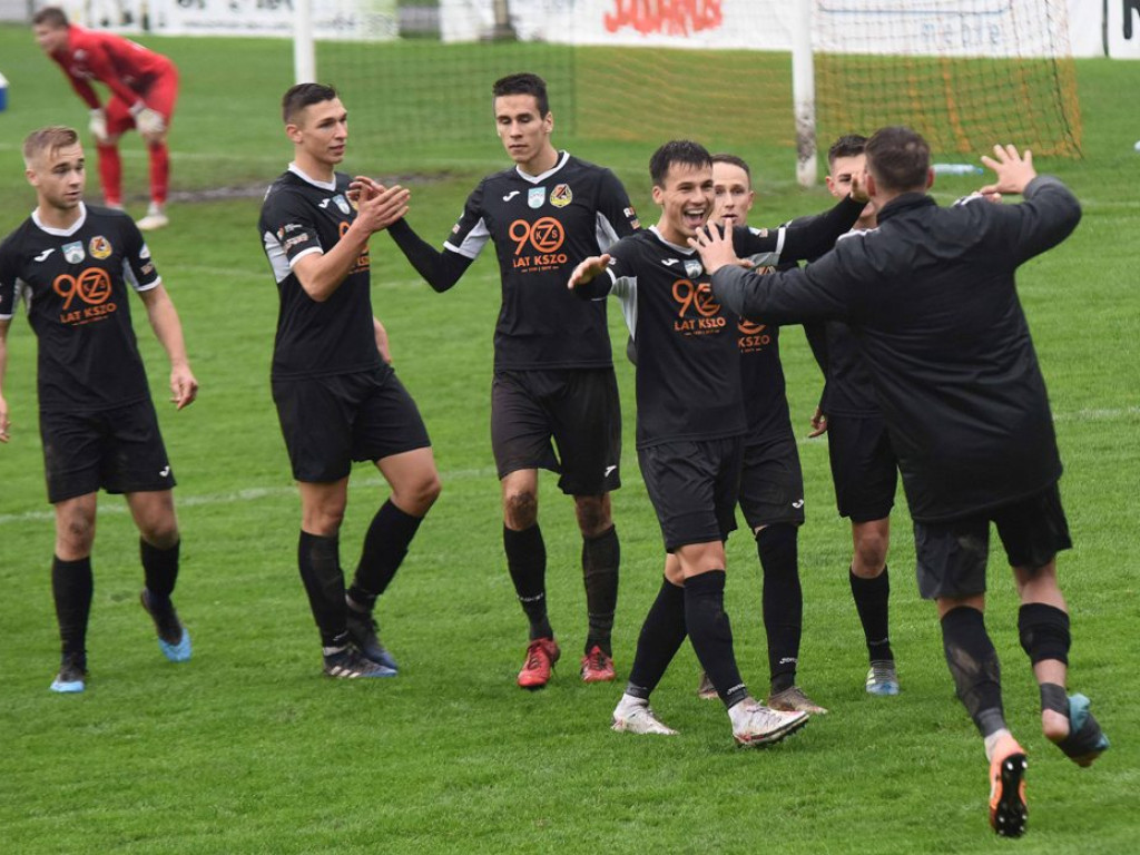 III liga piłkarska. Grupa IV. *KP KSZO 1929 Ostrowiec Świętokrzyski - Lewart Lubartów 2:0