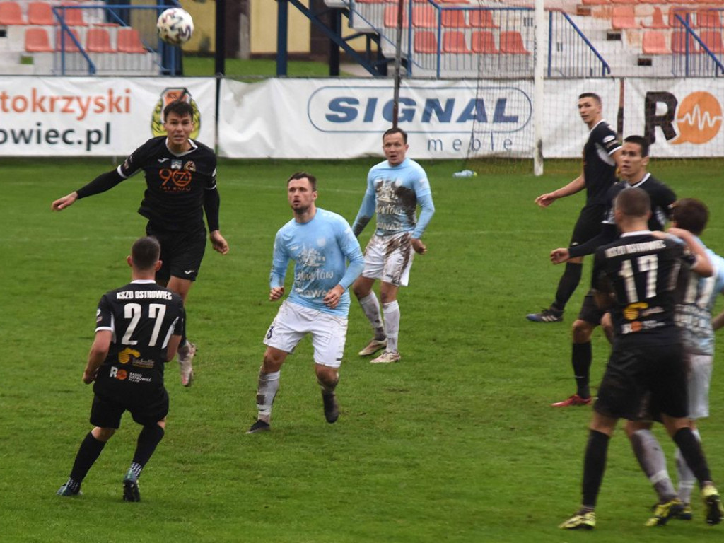 III liga piłkarska. Grupa IV. *KP KSZO 1929 Ostrowiec Świętokrzyski - Lewart Lubartów 2:0