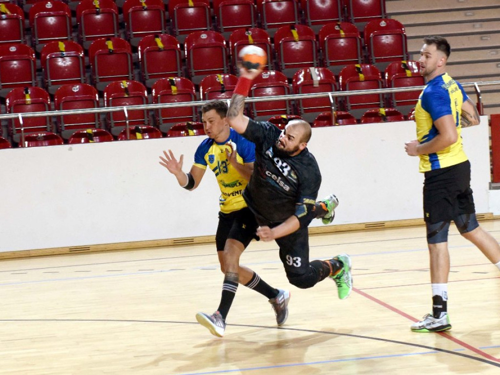 I liga piłki ręcznej mężczyzn. Grupa D. *KSZO Ostrowiec Świętokrzyski - Olimpia Piekary Śląskie 31:28