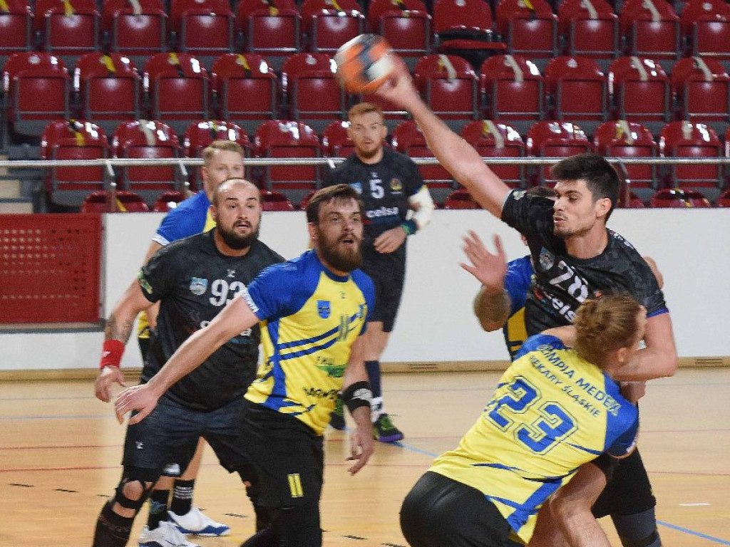 I liga piłki ręcznej mężczyzn. Grupa D. *KSZO Ostrowiec Świętokrzyski - Olimpia Piekary Śląskie 31:28