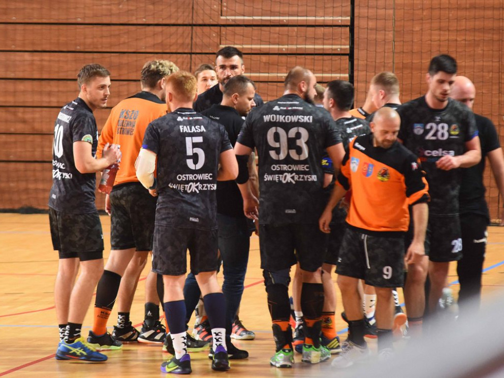 I liga piłki ręcznej mężczyzn. Grupa D. *KSZO Ostrowiec Świętokrzyski - Olimpia Piekary Śląskie 31:28
