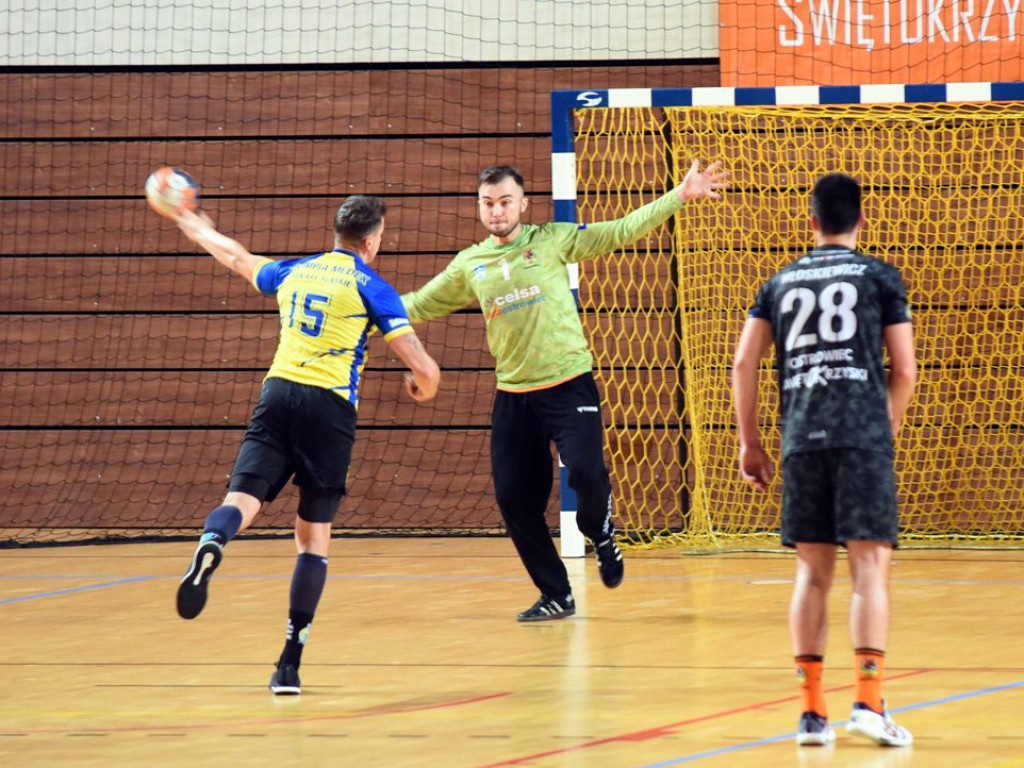 I liga piłki ręcznej mężczyzn. Grupa D. *KSZO Ostrowiec Świętokrzyski - Olimpia Piekary Śląskie 31:28