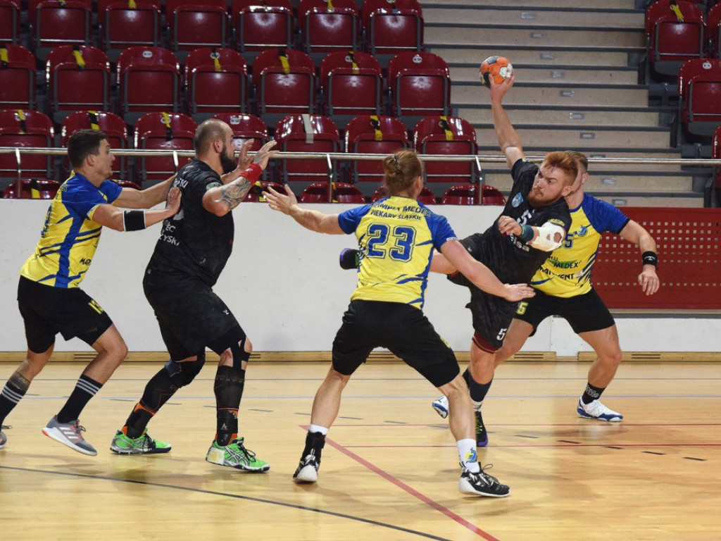 I liga piłki ręcznej mężczyzn. Grupa D. *KSZO Ostrowiec Świętokrzyski - Olimpia Piekary Śląskie 31:28