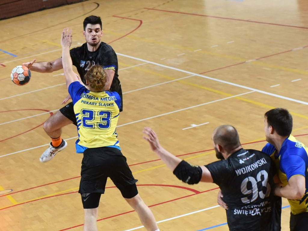 I liga piłki ręcznej mężczyzn. Grupa D. *KSZO Ostrowiec Świętokrzyski - Olimpia Piekary Śląskie 31:28