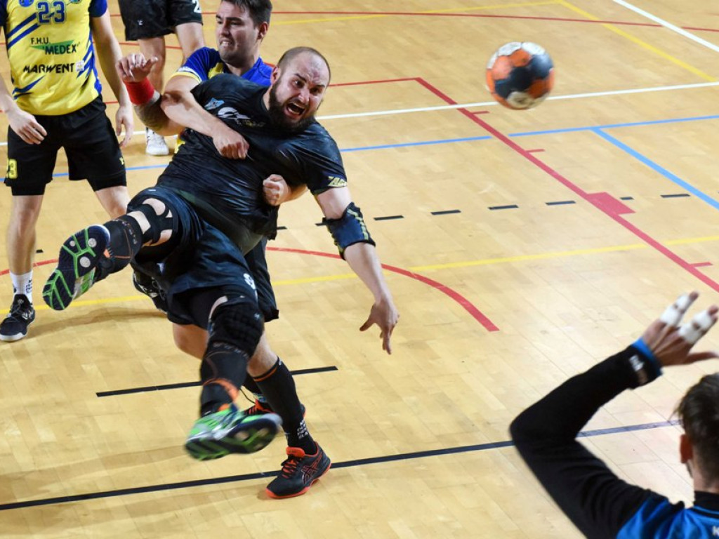 I liga piłki ręcznej mężczyzn. Grupa D. *KSZO Ostrowiec Świętokrzyski - Olimpia Piekary Śląskie 31:28