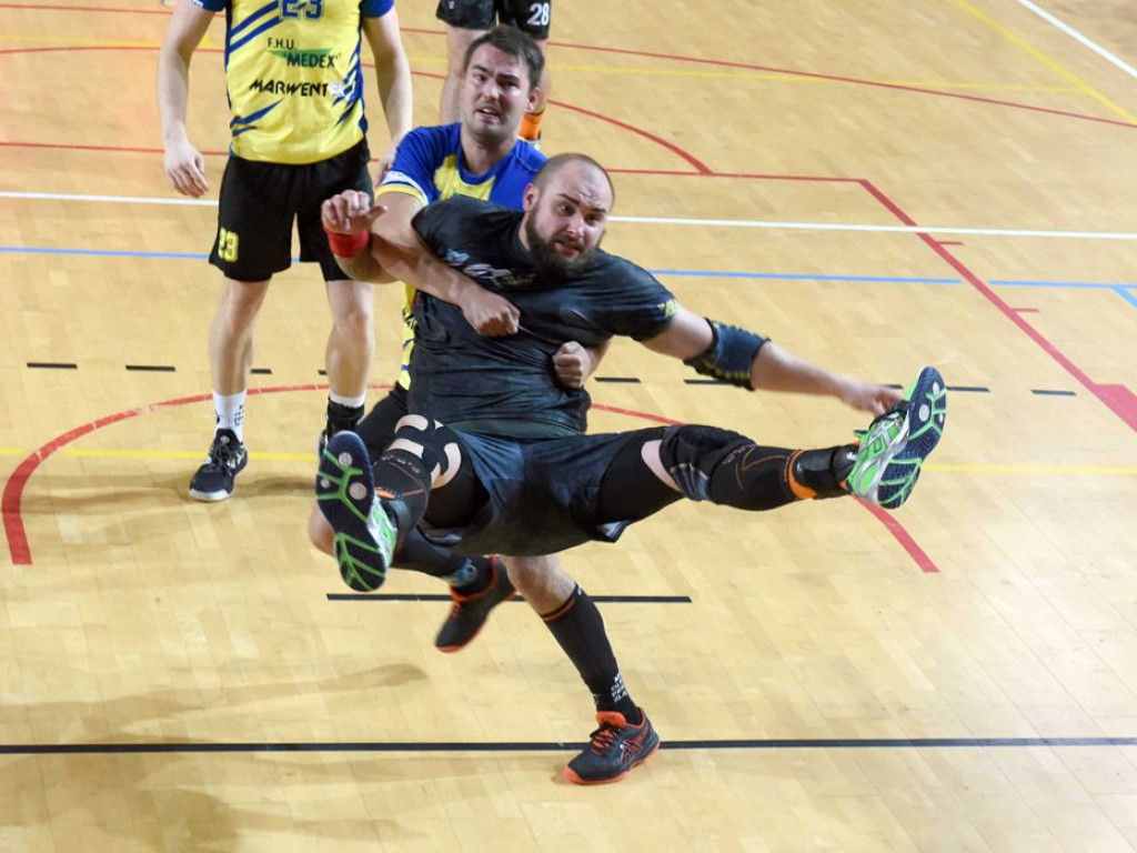I liga piłki ręcznej mężczyzn. Grupa D. *KSZO Ostrowiec Świętokrzyski - Olimpia Piekary Śląskie 31:28