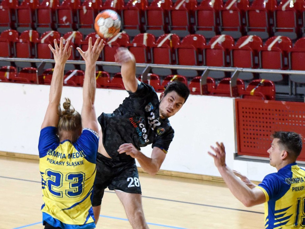 I liga piłki ręcznej mężczyzn. Grupa D. *KSZO Ostrowiec Świętokrzyski - Olimpia Piekary Śląskie 31:28