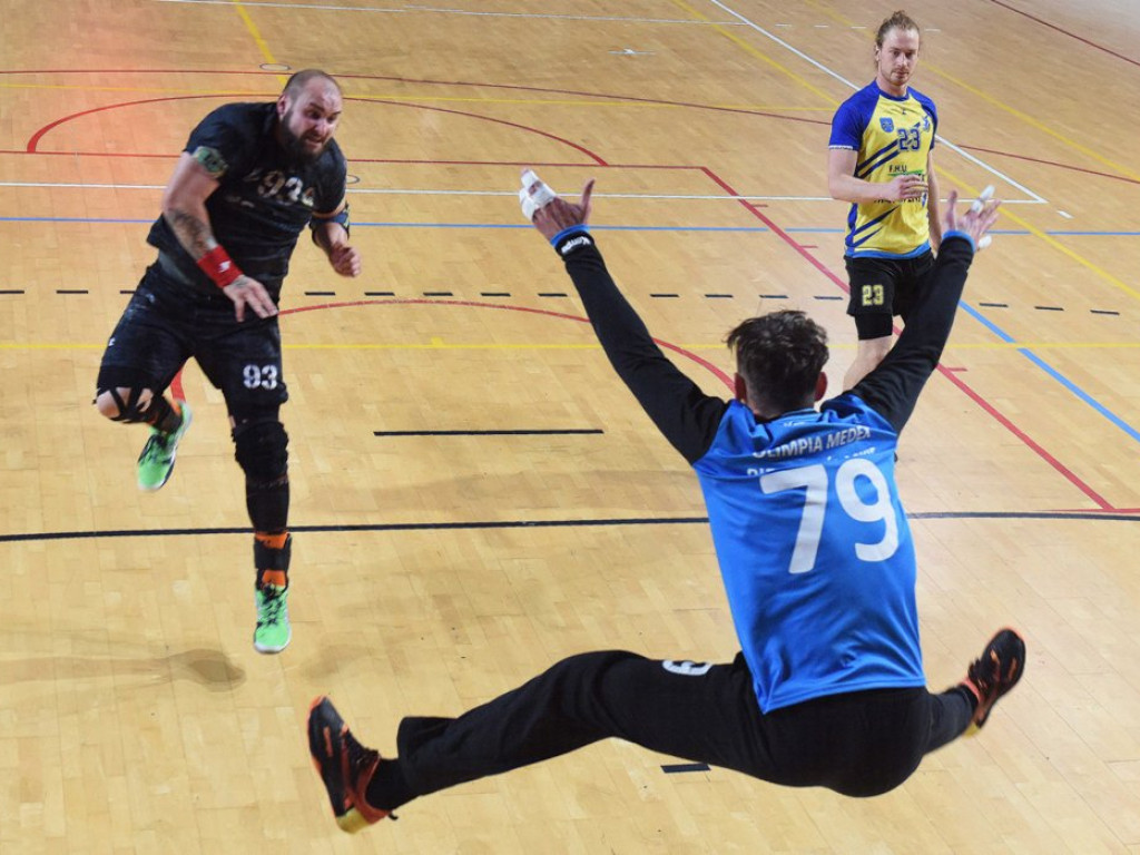 I liga piłki ręcznej mężczyzn. Grupa D. *KSZO Ostrowiec Świętokrzyski - Olimpia Piekary Śląskie 31:28