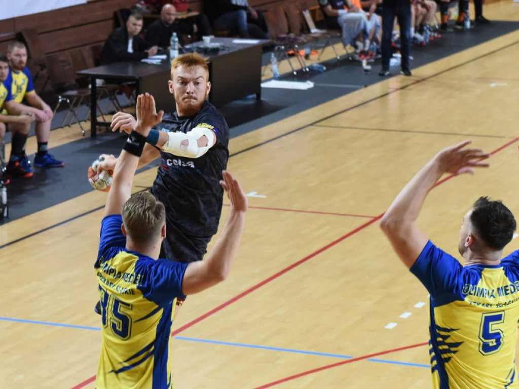 I liga piłki ręcznej mężczyzn. Grupa D. *KSZO Ostrowiec Świętokrzyski - Olimpia Piekary Śląskie 31:28