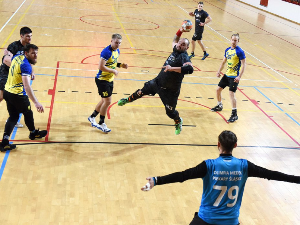 I liga piłki ręcznej mężczyzn. Grupa D. *KSZO Ostrowiec Świętokrzyski - Olimpia Piekary Śląskie 31:28