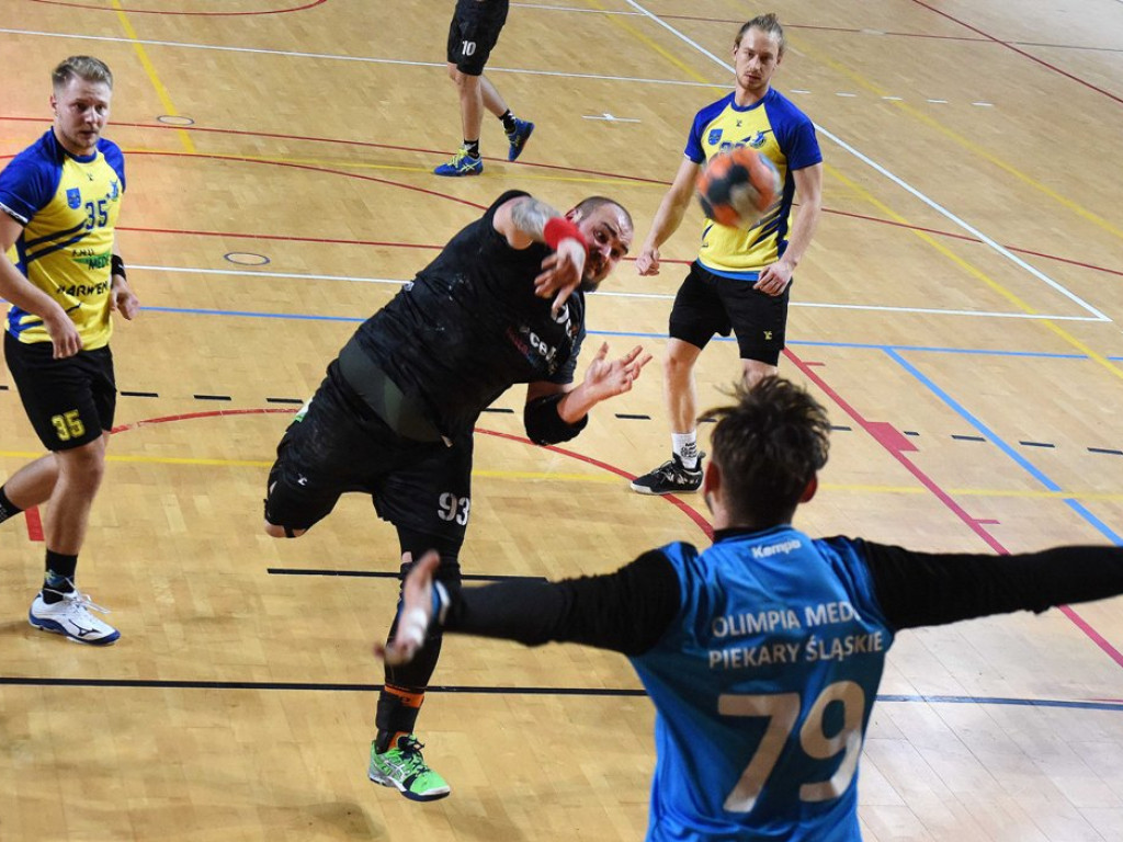I liga piłki ręcznej mężczyzn. Grupa D. *KSZO Ostrowiec Świętokrzyski - Olimpia Piekary Śląskie 31:28