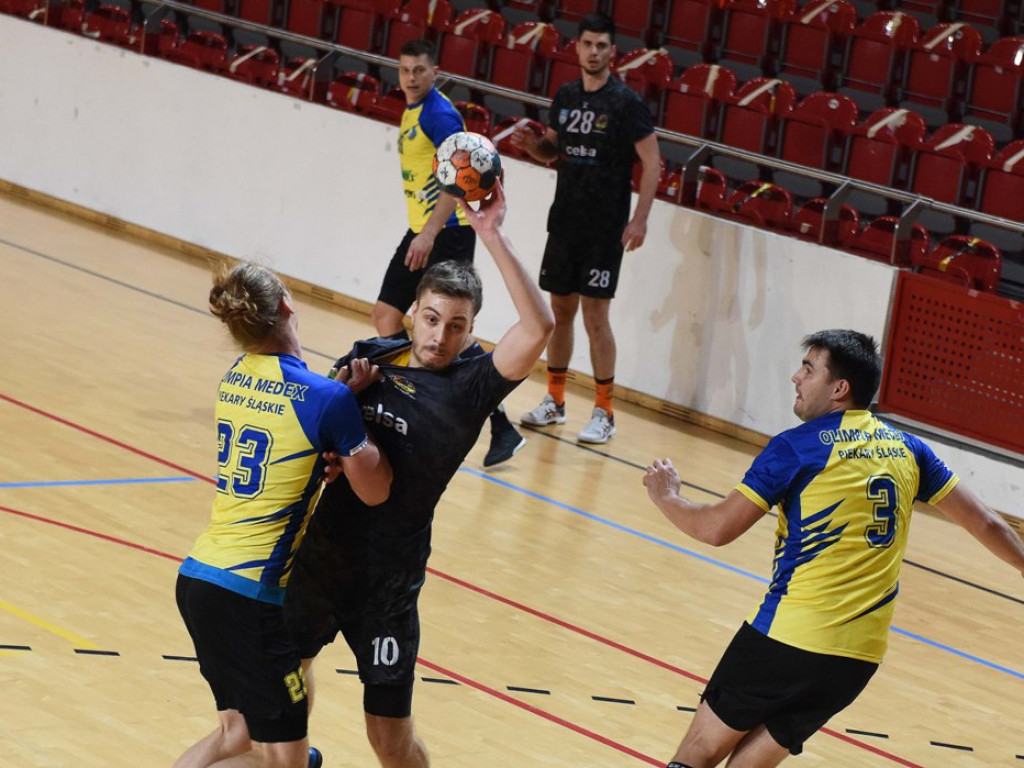 I liga piłki ręcznej mężczyzn. Grupa D. *KSZO Ostrowiec Świętokrzyski - Olimpia Piekary Śląskie 31:28