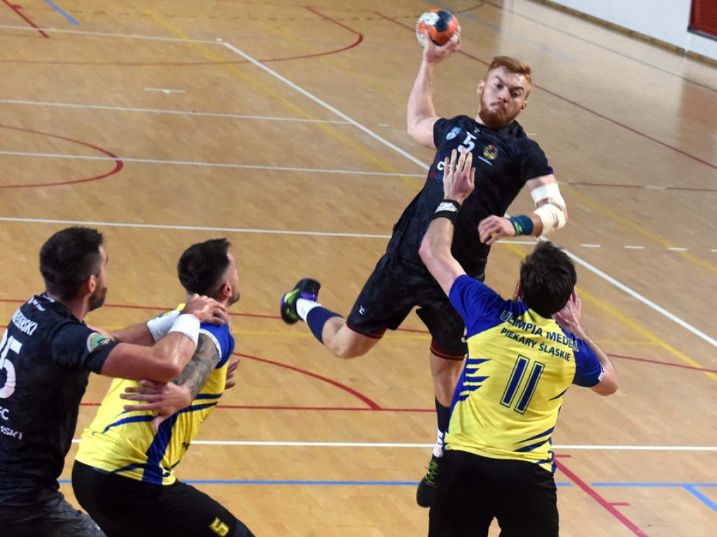 I liga piłki ręcznej mężczyzn. Grupa D. *KSZO Ostrowiec Świętokrzyski - Olimpia Piekary Śląskie 31:28