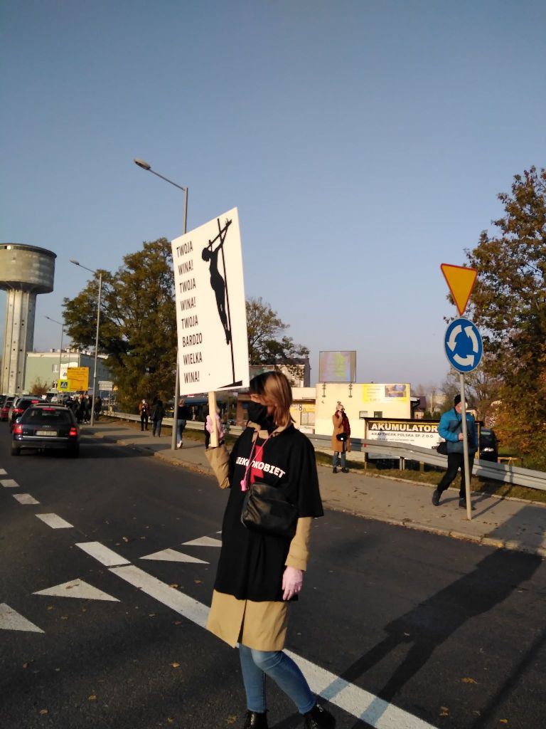 Protest kobiet. Blokada Ronda Republiki Ostrowieckiej i ronda przy Moście Księdza Infułata Marcina Popiela
