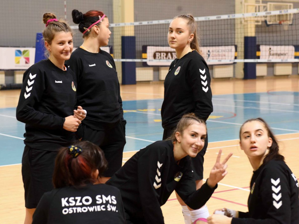 II liga siatkówki kobiet. Grupa IV. *Silesia Volley Mysłowice - KSZO SMS Ostrowiec Świętokrzyski 3:0