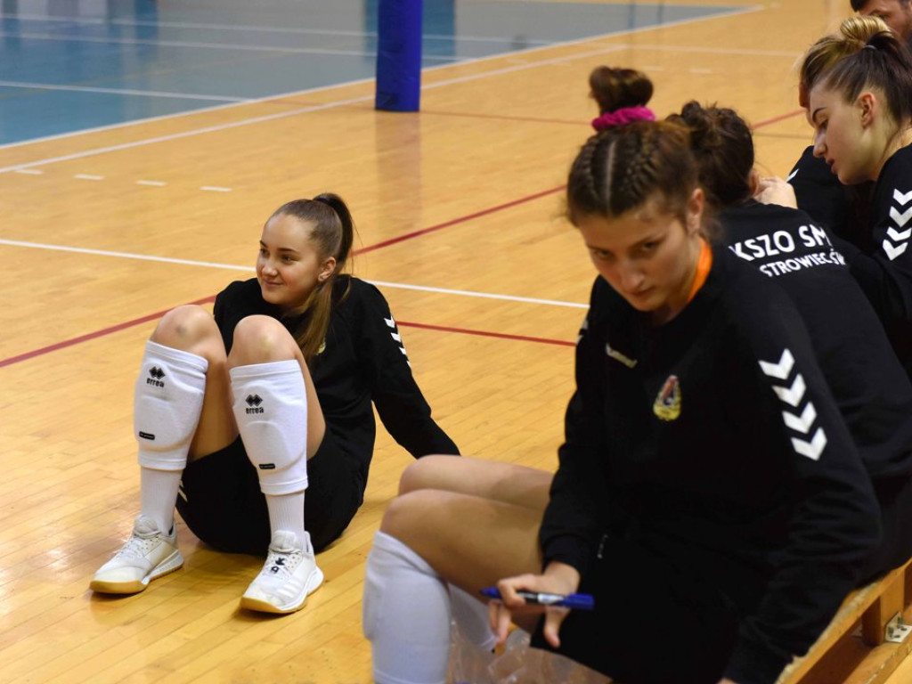 II liga siatkówki kobiet. Grupa IV. *Silesia Volley Mysłowice - KSZO SMS Ostrowiec Świętokrzyski 3:0