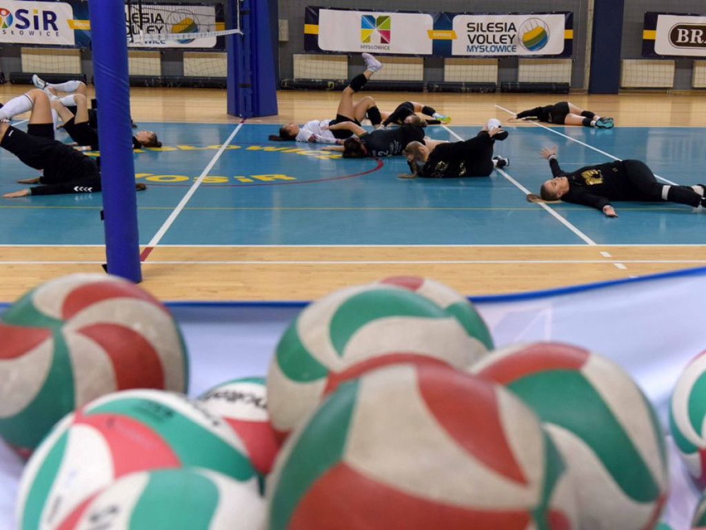 II liga siatkówki kobiet. Grupa IV. *Silesia Volley Mysłowice - KSZO SMS Ostrowiec Świętokrzyski 3:0