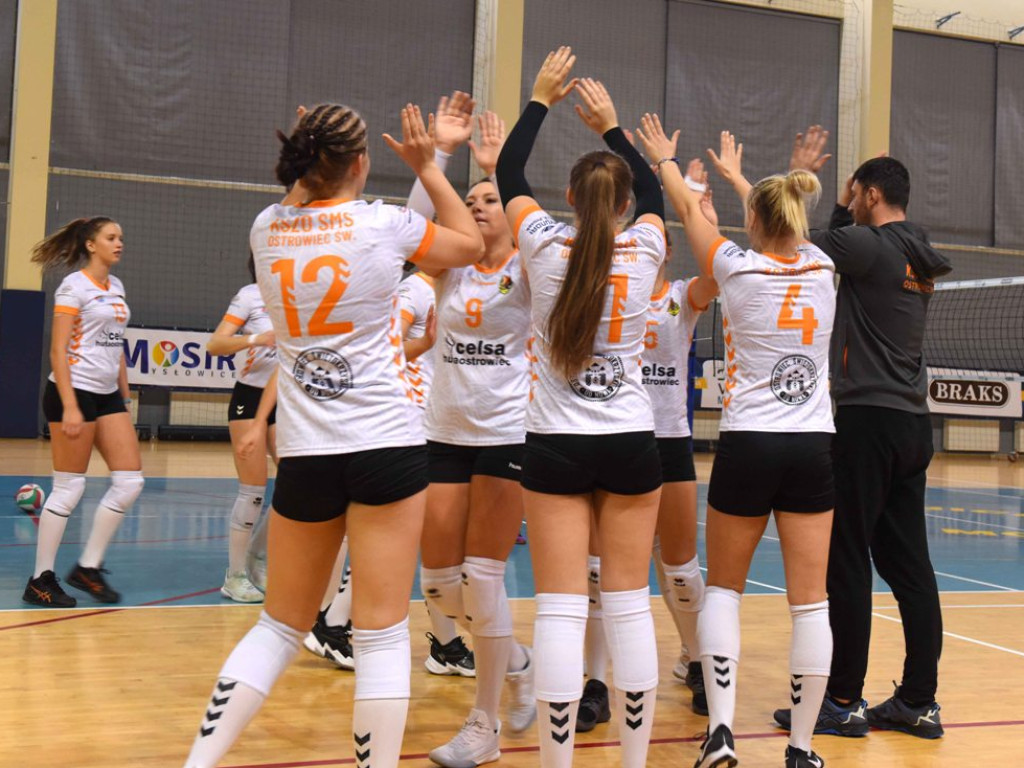 II liga siatkówki kobiet. Grupa IV. *Silesia Volley Mysłowice - KSZO SMS Ostrowiec Świętokrzyski 3:0