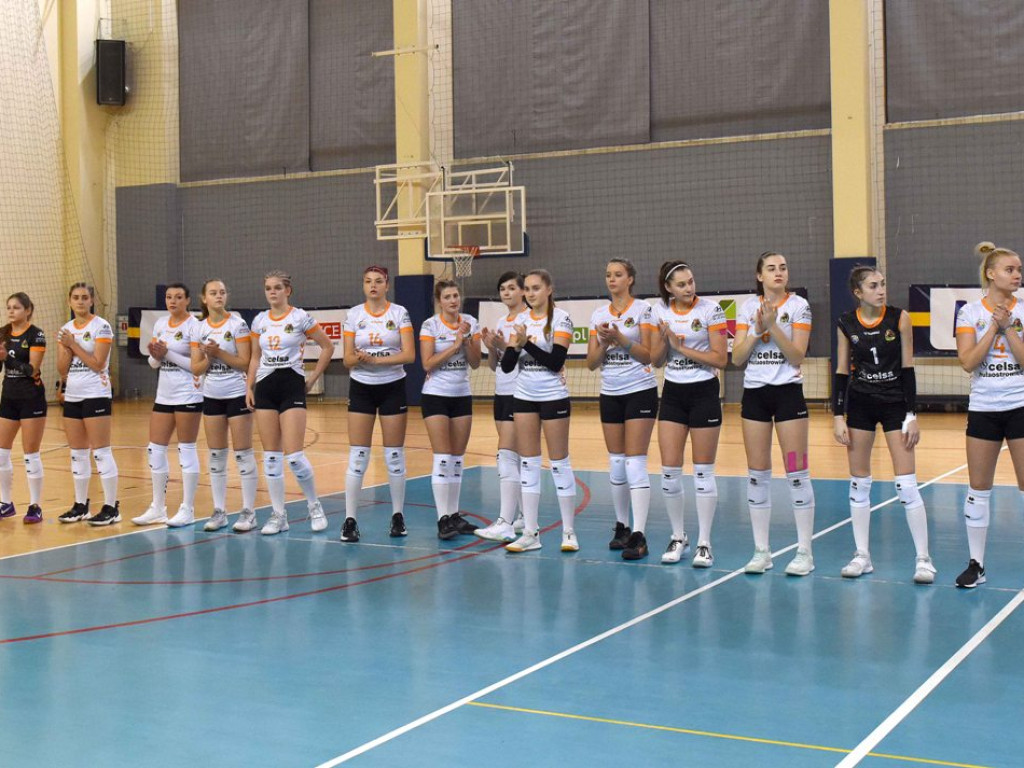 II liga siatkówki kobiet. Grupa IV. *Silesia Volley Mysłowice - KSZO SMS Ostrowiec Świętokrzyski 3:0