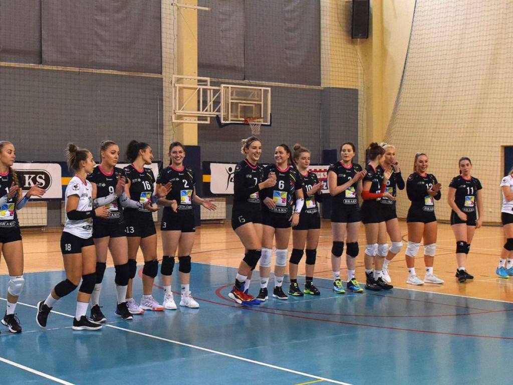 II liga siatkówki kobiet. Grupa IV. *Silesia Volley Mysłowice - KSZO SMS Ostrowiec Świętokrzyski 3:0