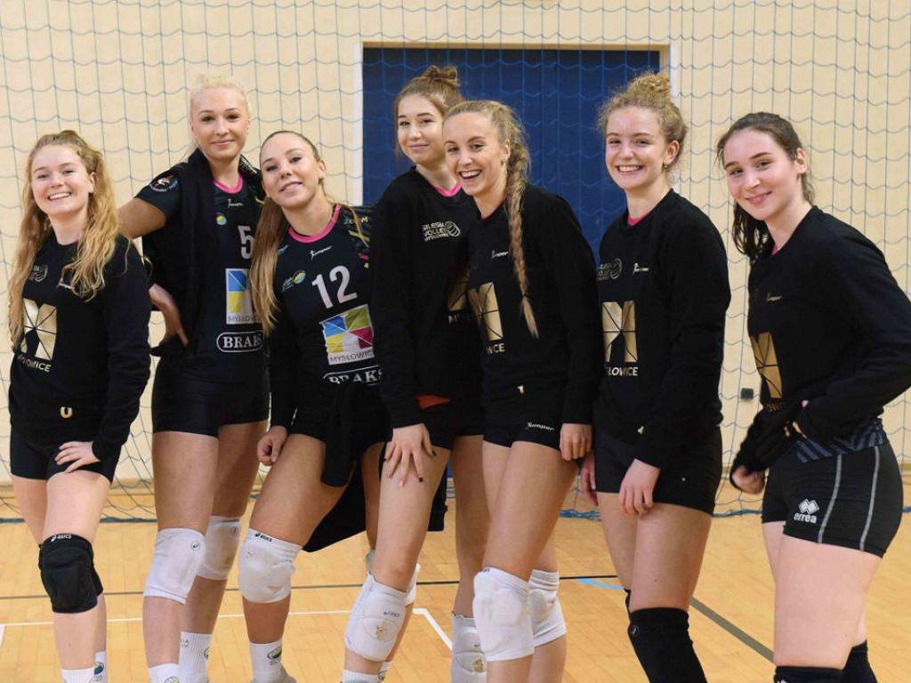 II liga siatkówki kobiet. Grupa IV. *Silesia Volley Mysłowice - KSZO SMS Ostrowiec Świętokrzyski 3:0