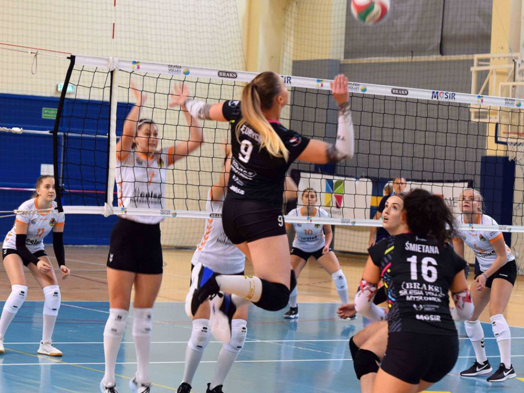 II liga siatkówki kobiet. Grupa IV. *Silesia Volley Mysłowice - KSZO SMS Ostrowiec Świętokrzyski 3:0