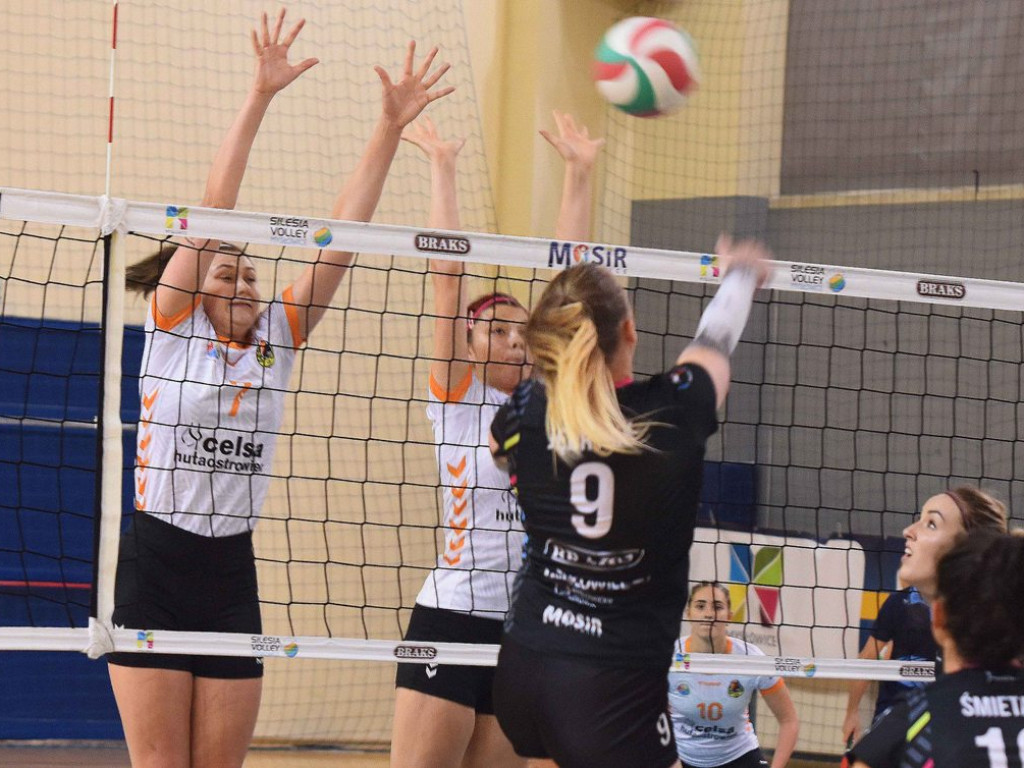 II liga siatkówki kobiet. Grupa IV. *Silesia Volley Mysłowice - KSZO SMS Ostrowiec Świętokrzyski 3:0