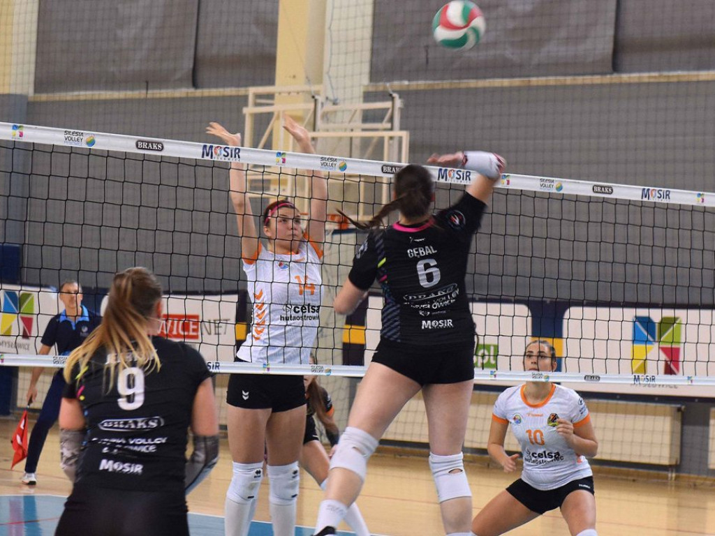 II liga siatkówki kobiet. Grupa IV. *Silesia Volley Mysłowice - KSZO SMS Ostrowiec Świętokrzyski 3:0