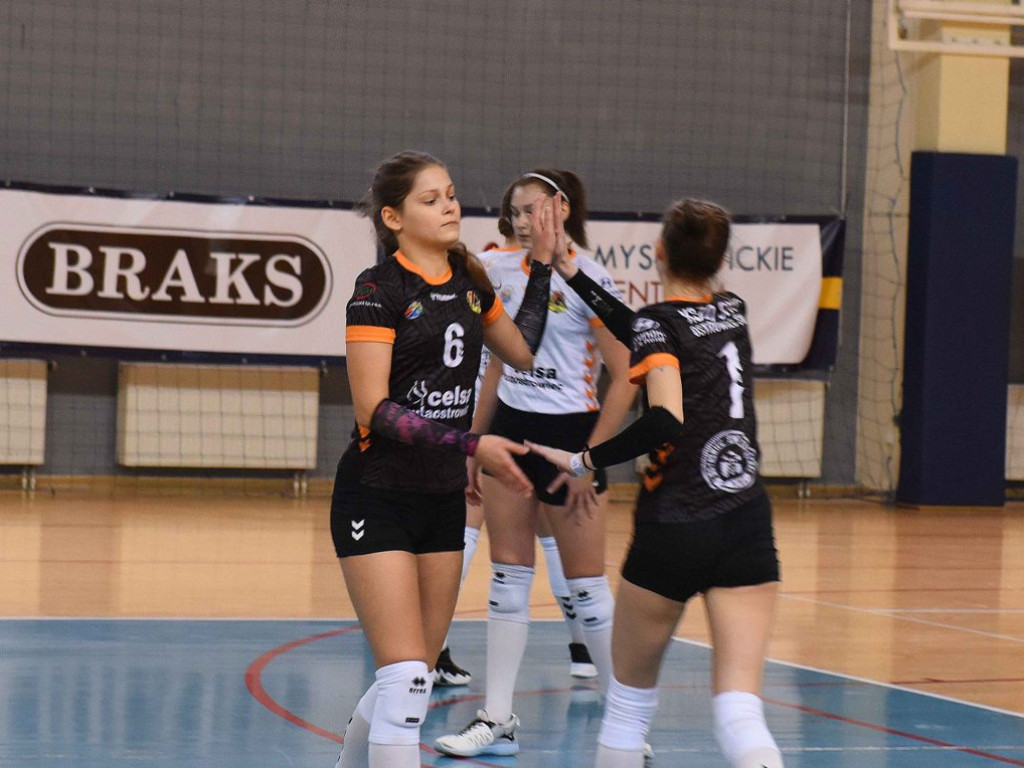 II liga siatkówki kobiet. Grupa IV. *Silesia Volley Mysłowice - KSZO SMS Ostrowiec Świętokrzyski 3:0