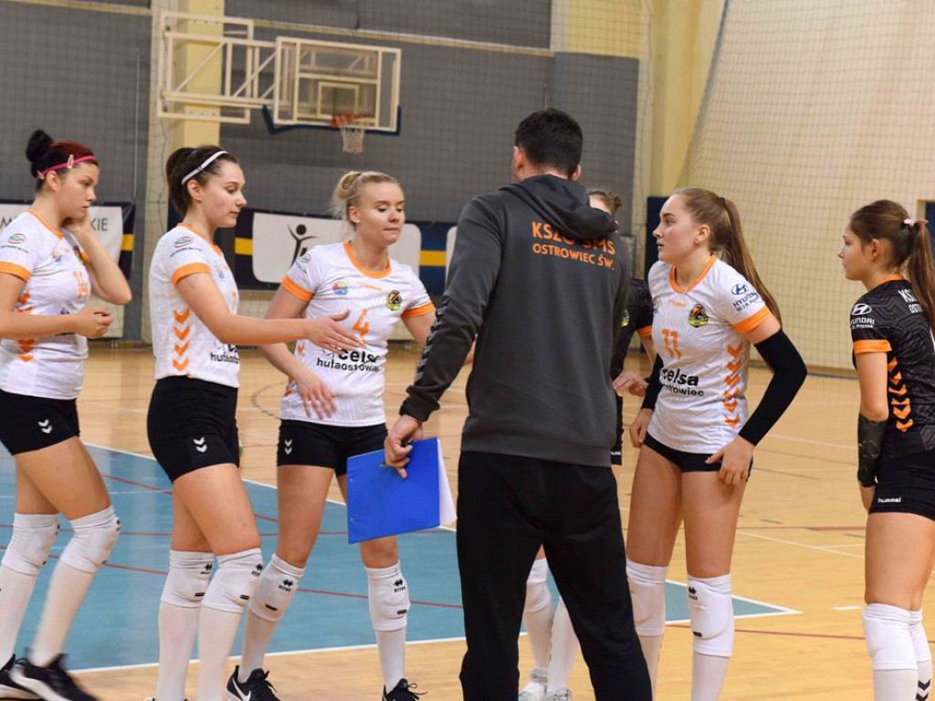 II liga siatkówki kobiet. Grupa IV. *Silesia Volley Mysłowice - KSZO SMS Ostrowiec Świętokrzyski 3:0