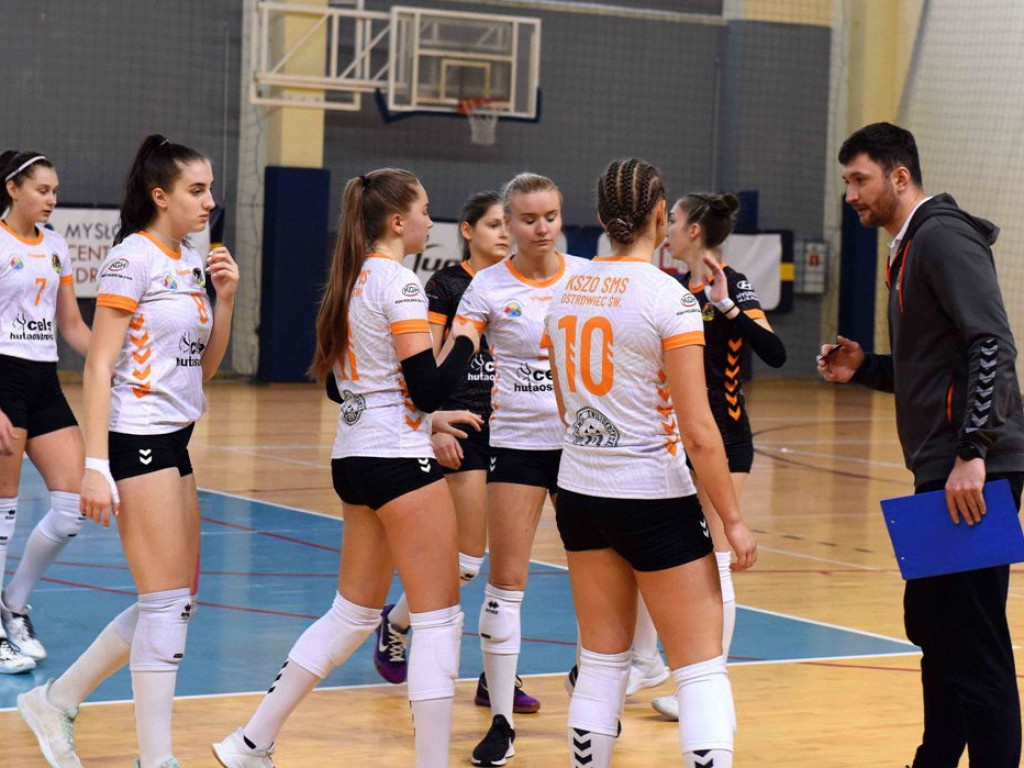 II liga siatkówki kobiet. Grupa IV. *Silesia Volley Mysłowice - KSZO SMS Ostrowiec Świętokrzyski 3:0