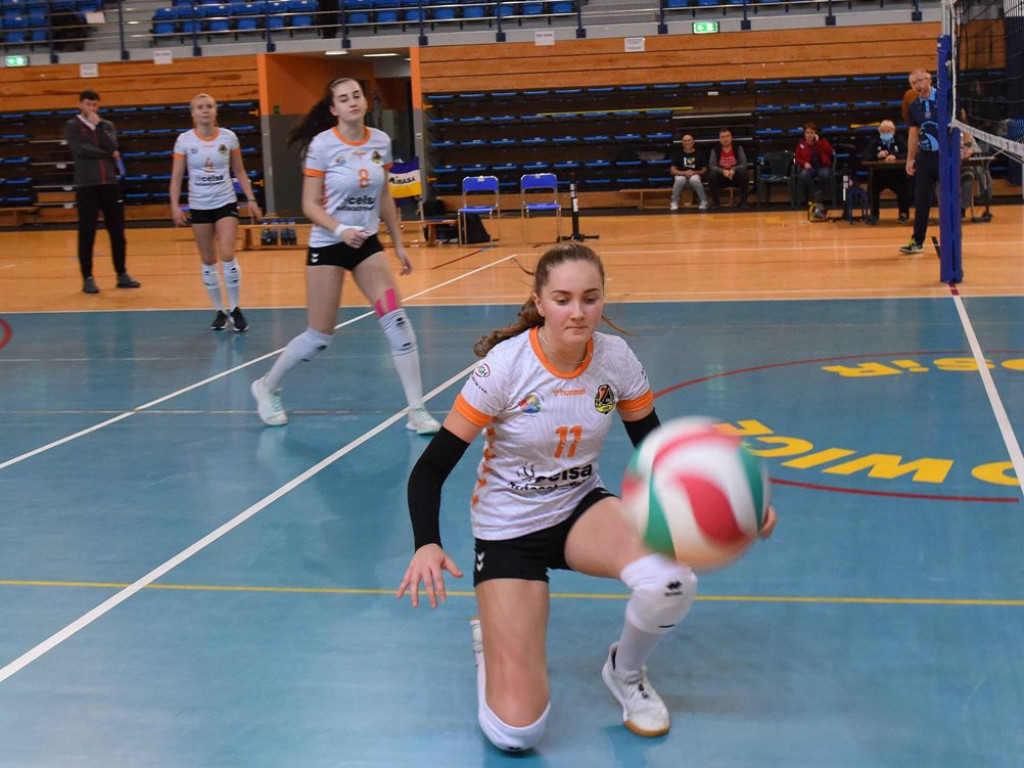 II liga siatkówki kobiet. Grupa IV. *Silesia Volley Mysłowice - KSZO SMS Ostrowiec Świętokrzyski 3:0