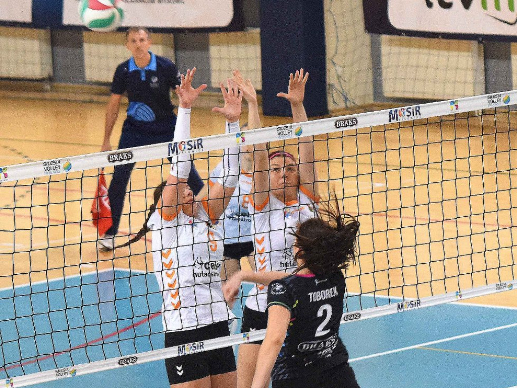 II liga siatkówki kobiet. Grupa IV. *Silesia Volley Mysłowice - KSZO SMS Ostrowiec Świętokrzyski 3:0