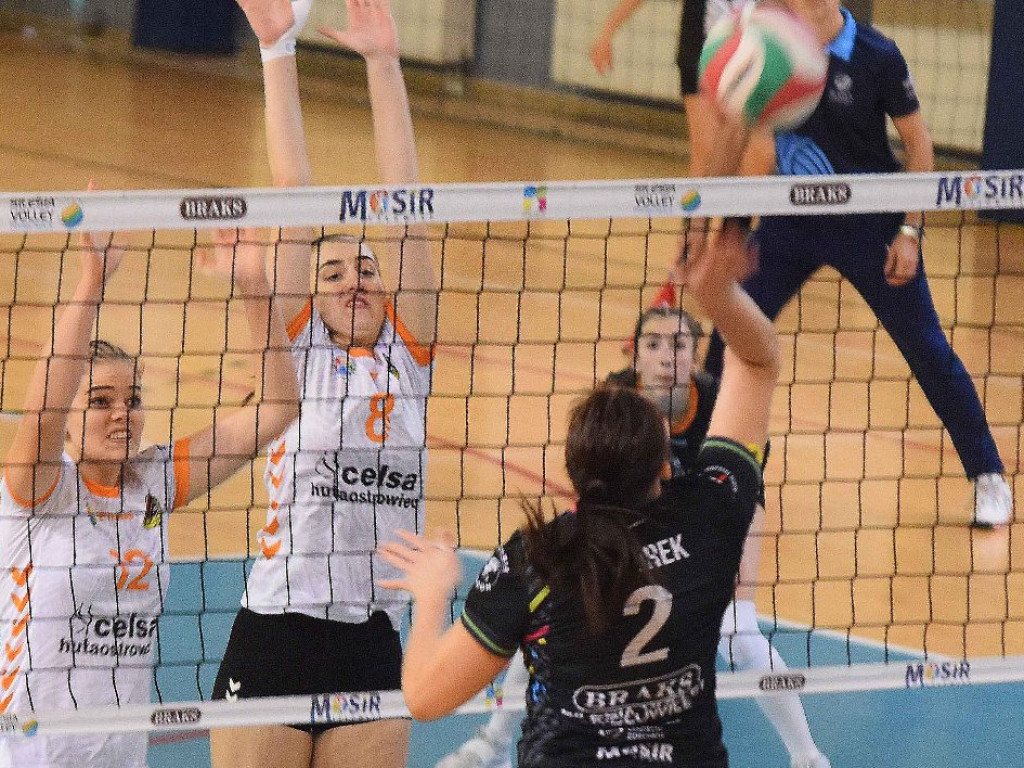 II liga siatkówki kobiet. Grupa IV. *Silesia Volley Mysłowice - KSZO SMS Ostrowiec Świętokrzyski 3:0