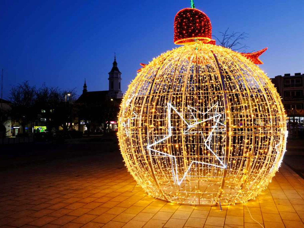 Ostrowiec już na świątecznie (zdjęcia)