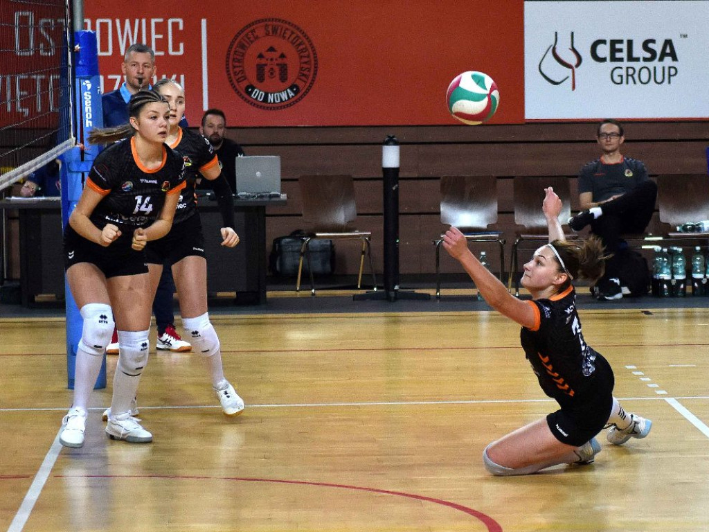 II liga siatkówki. Grupa IV. *KSZO SMS Ostrowiec Świętokrzyski - AZS UMCS Lublin 3:1