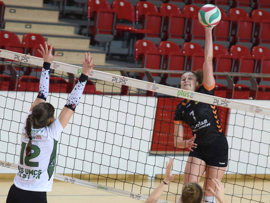 II liga siatkówki. Grupa IV. *KSZO SMS Ostrowiec Świętokrzyski - AZS UMCS Lublin 3:1