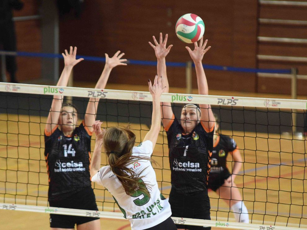 II liga siatkówki. Grupa IV. *KSZO SMS Ostrowiec Świętokrzyski - AZS UMCS Lublin 3:1