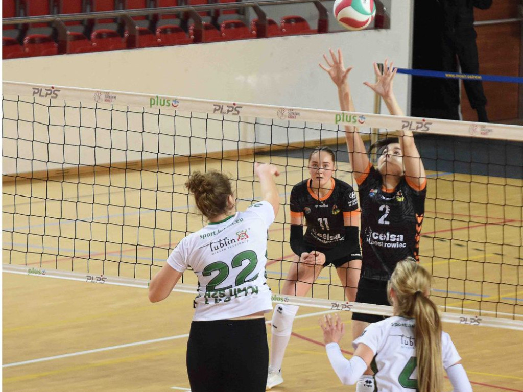 II liga siatkówki. Grupa IV. *KSZO SMS Ostrowiec Świętokrzyski - AZS UMCS Lublin 3:1