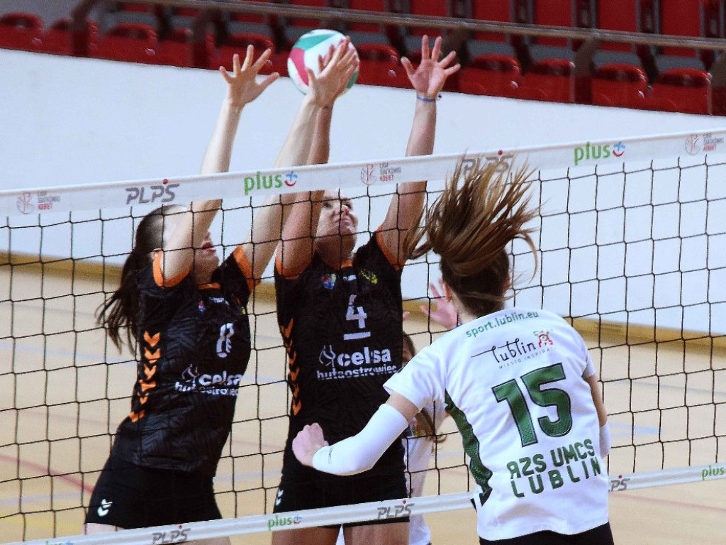 II liga siatkówki. Grupa IV. *KSZO SMS Ostrowiec Świętokrzyski - AZS UMCS Lublin 3:1
