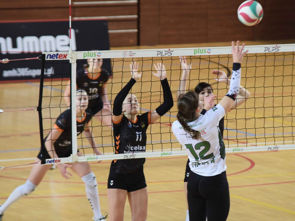 II liga siatkówki. Grupa IV. *KSZO SMS Ostrowiec Świętokrzyski - AZS UMCS Lublin 3:1