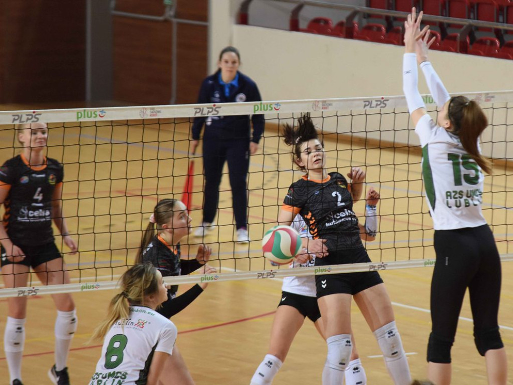 II liga siatkówki. Grupa IV. *KSZO SMS Ostrowiec Świętokrzyski - AZS UMCS Lublin 3:1