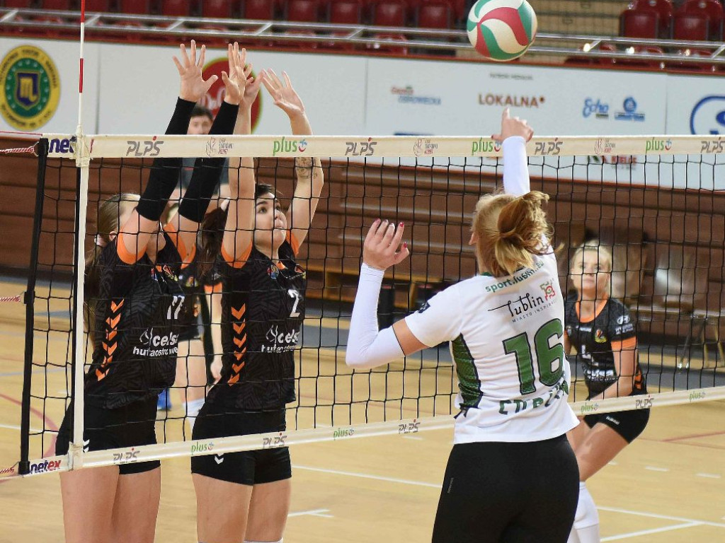 II liga siatkówki. Grupa IV. *KSZO SMS Ostrowiec Świętokrzyski - AZS UMCS Lublin 3:1