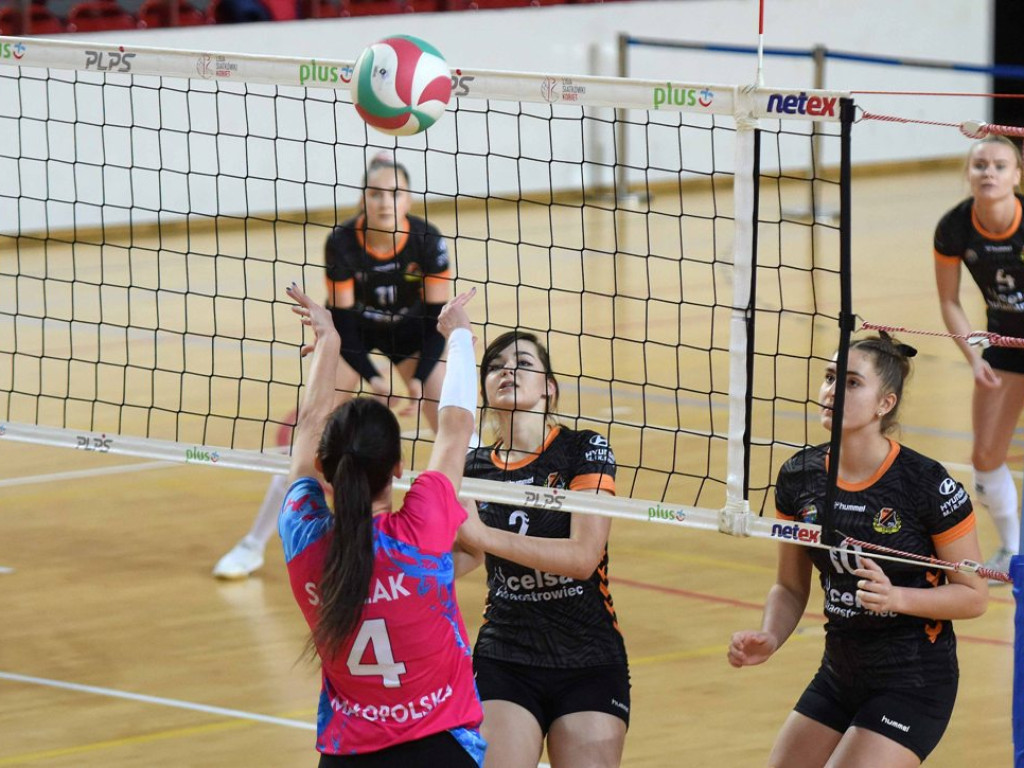 II liga siatkówki kobiet. KSZO SMS Ostrowiec Świętokrzyski - Pogoń Proszowice 3:0